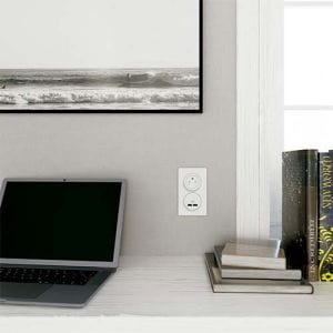 plaque double verticale blanche E57 SCHNEIDER Odace Touch - image d'ambiance dans un bureau.