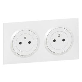 Double prise de courant précâblée 2P+T LEGRAND Dooxie surface complet blanc - 600332-F