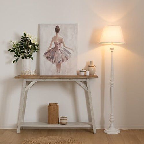 Ambiance romantique avec la lampe Atmosphera Leo coloris blanc H.156cm