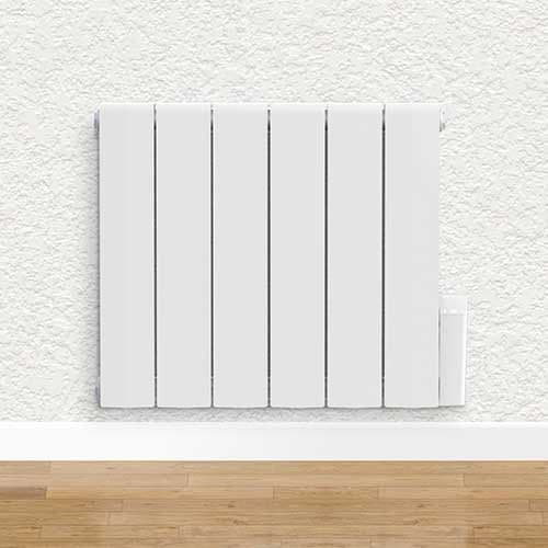 HEATZY Shine Radiateur connecté à inertie fluide horizontal blanc 1500W - photo ambiance pose sur mur blanc