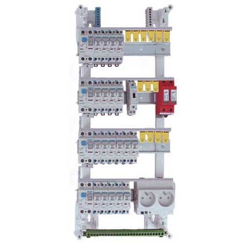 Intérieur du tableau électrique IKEPE pré équipé à vis 4 rangées 2ID 40A 2ID 63A 19 disjoncteurs