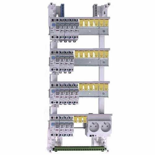 Intérieur du tableau électrique pré-équipé à vis avec prise 4 rangées 4ID 63A 14 disjoncteurs