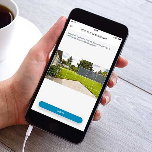 Avec la caméra extérieure Somfy et l'application Somfy Protect, il est possible de sélectionner les zones à exclure du champs de détection.