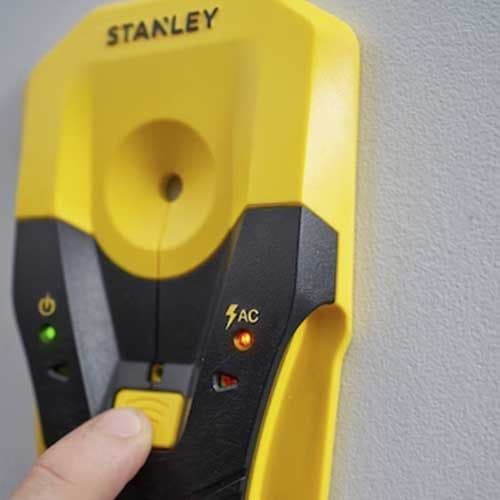 STANLEY Détecteur de matériaux stud sensor S160 - photo zoom sur les voyants de fonctionnements